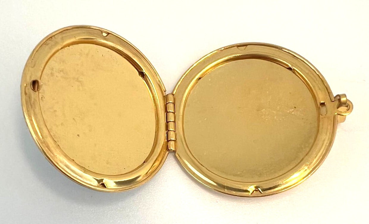 Amulett vergoldet mit floralen Motiv