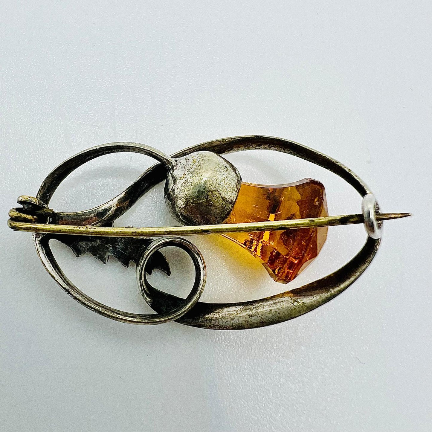 Art Deco Brosche Silber mit filigranem Citrin-Edelstein