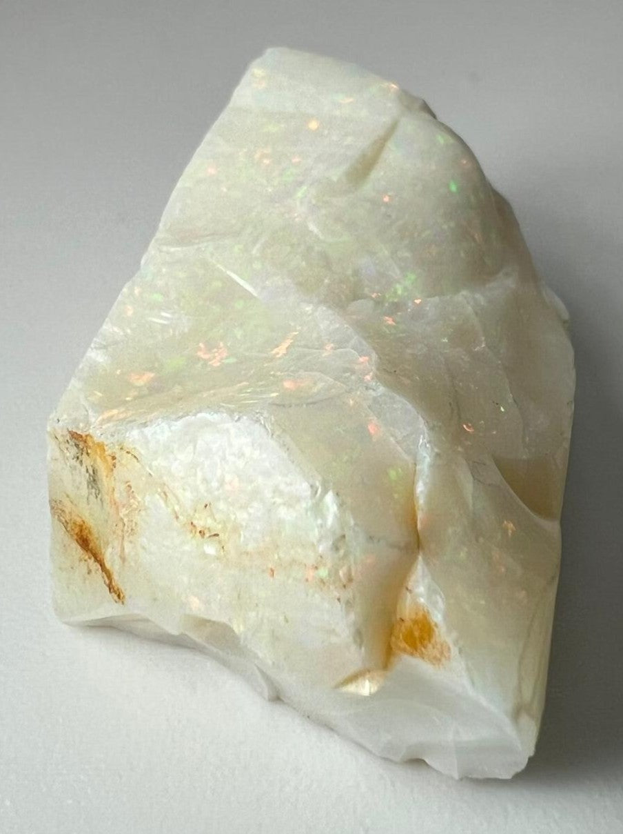 Australischer Milchopal Rohstein