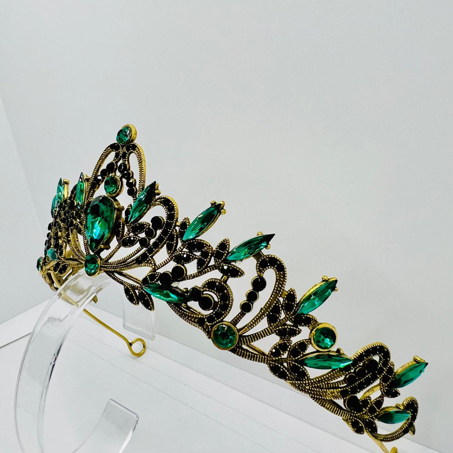 Barockstil Diadem Krone in Gold – Strasssteine in Grün Schwarz – Elegante Tiara
