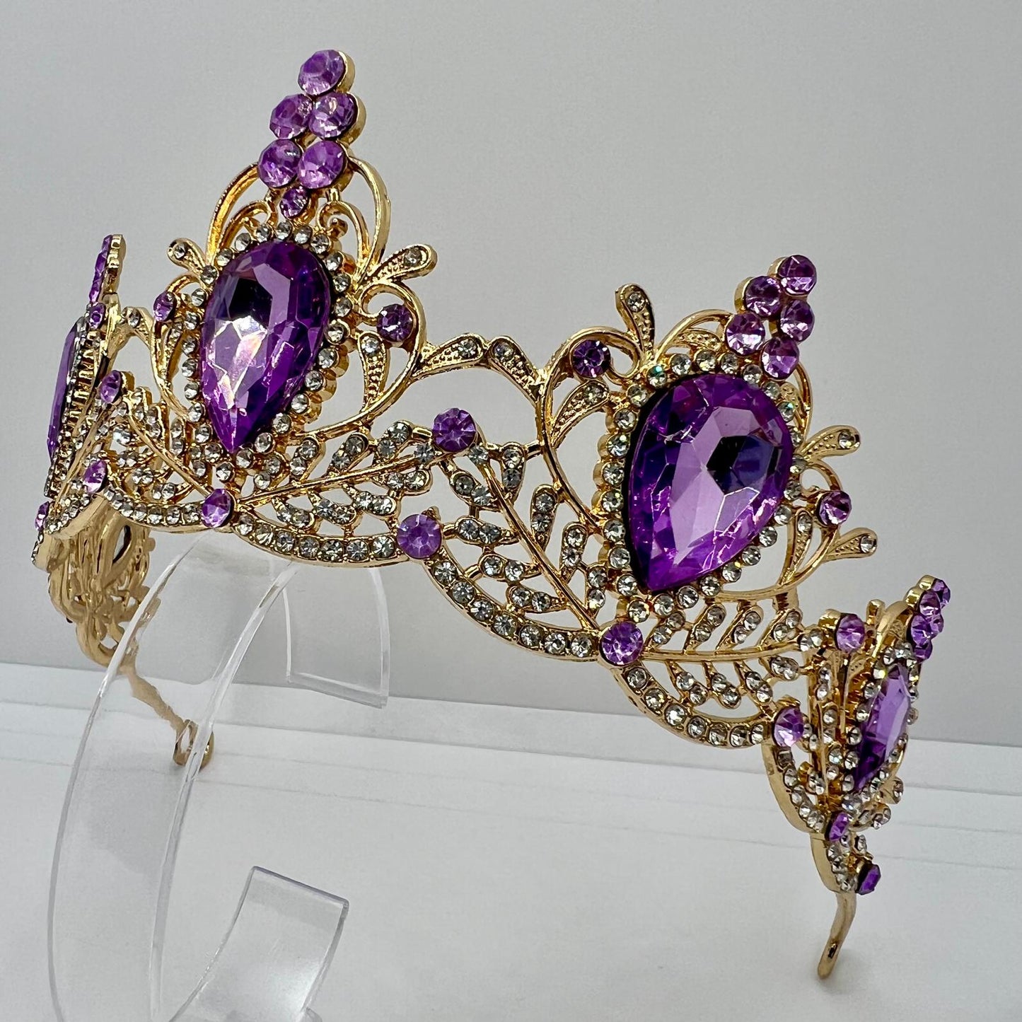 Diadem Krone in Gold mit Lila und Weißen Strasssteinen