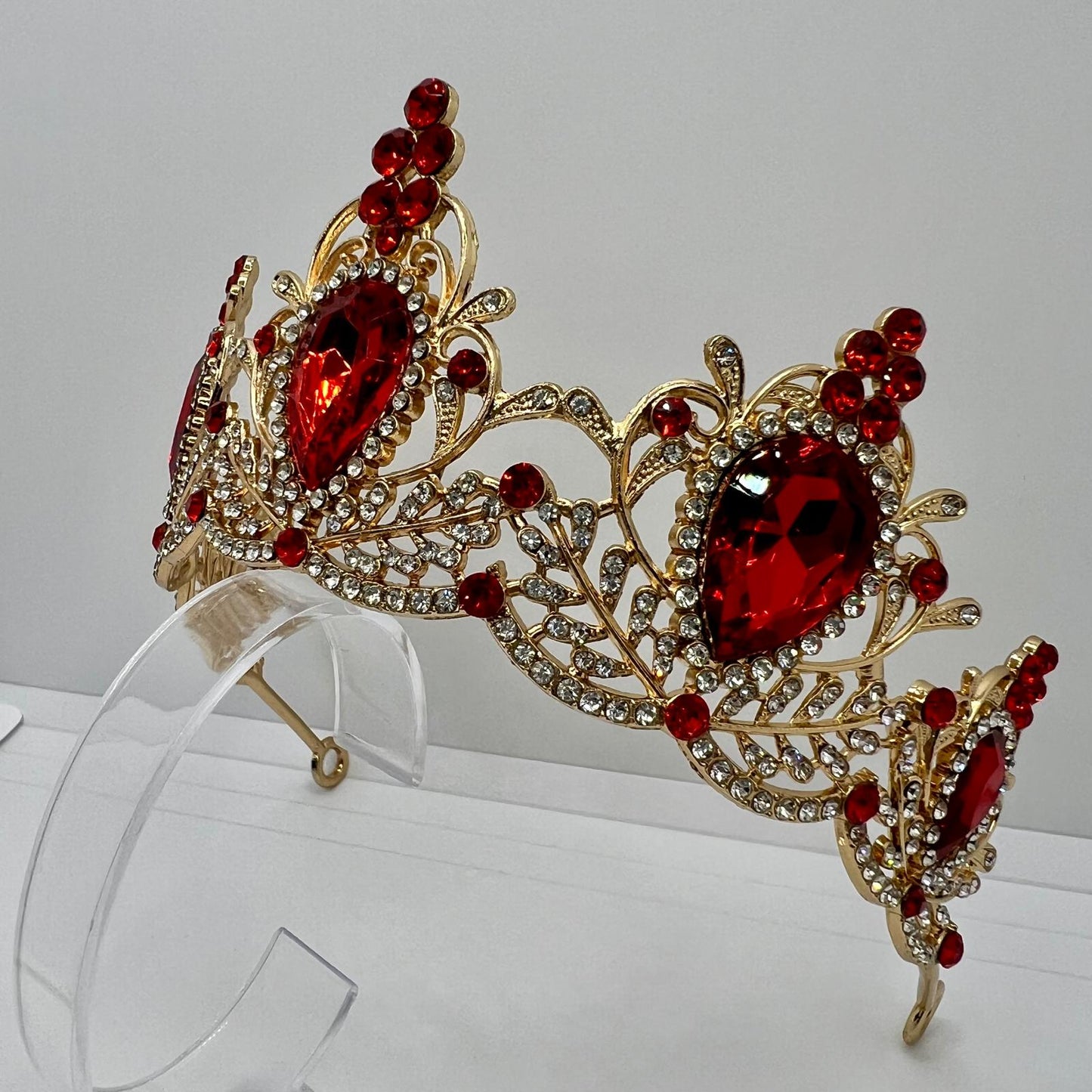 Diadem Krone in Gold mit Roten und Weißen Strasssteinen