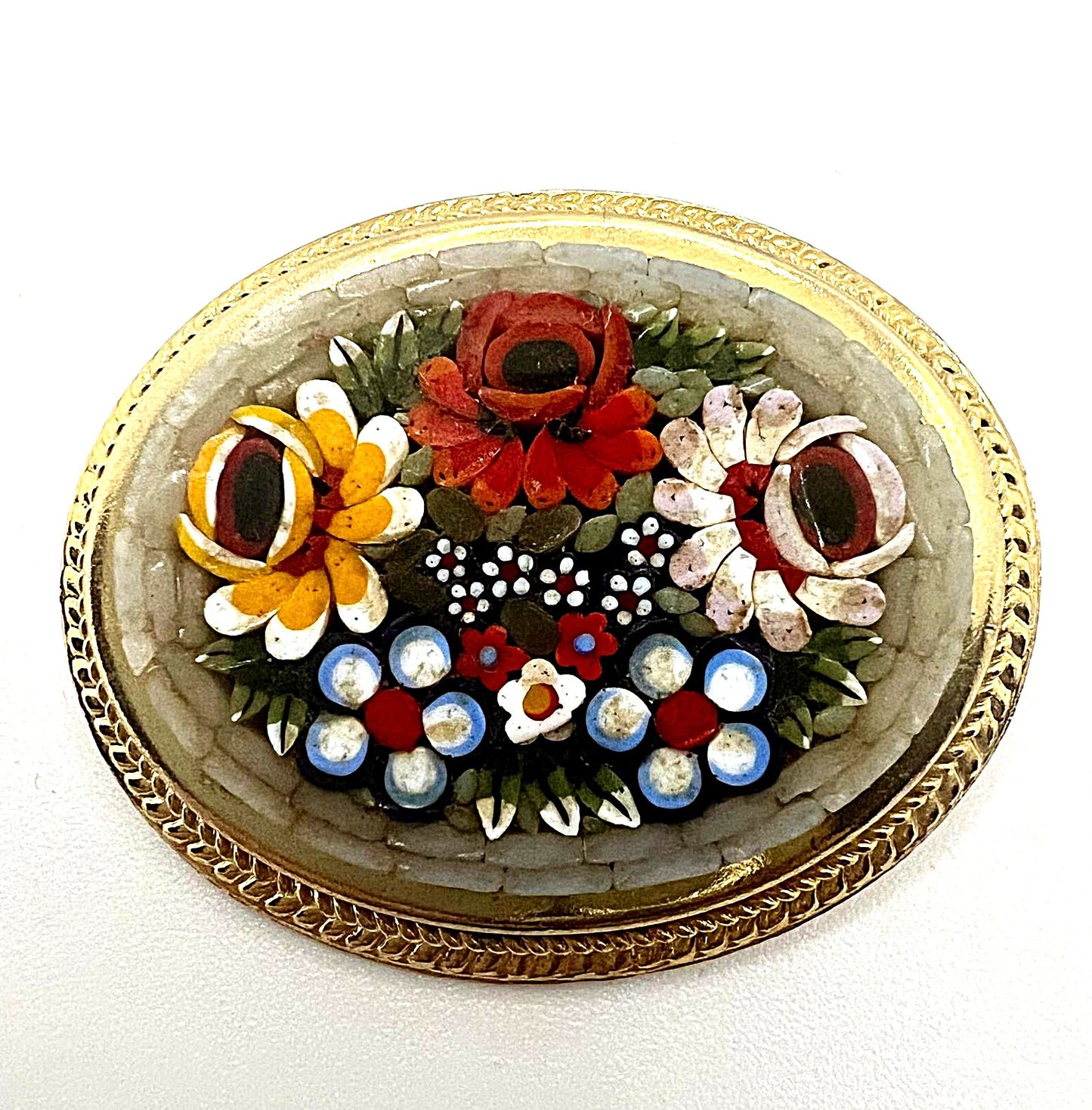 Mikromosaik Brosche mit Blumenmotiv