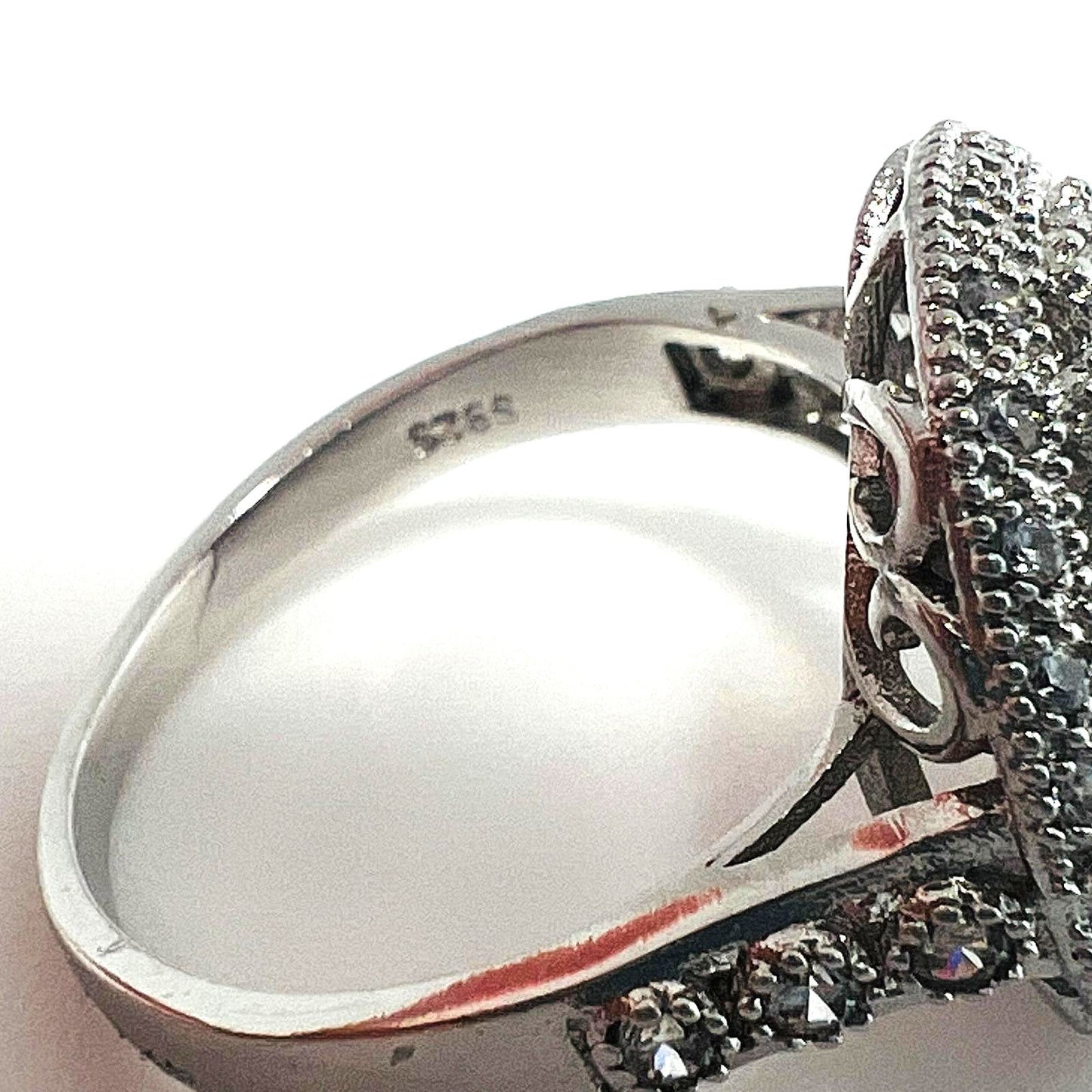 Ring mit Rubin-Korund