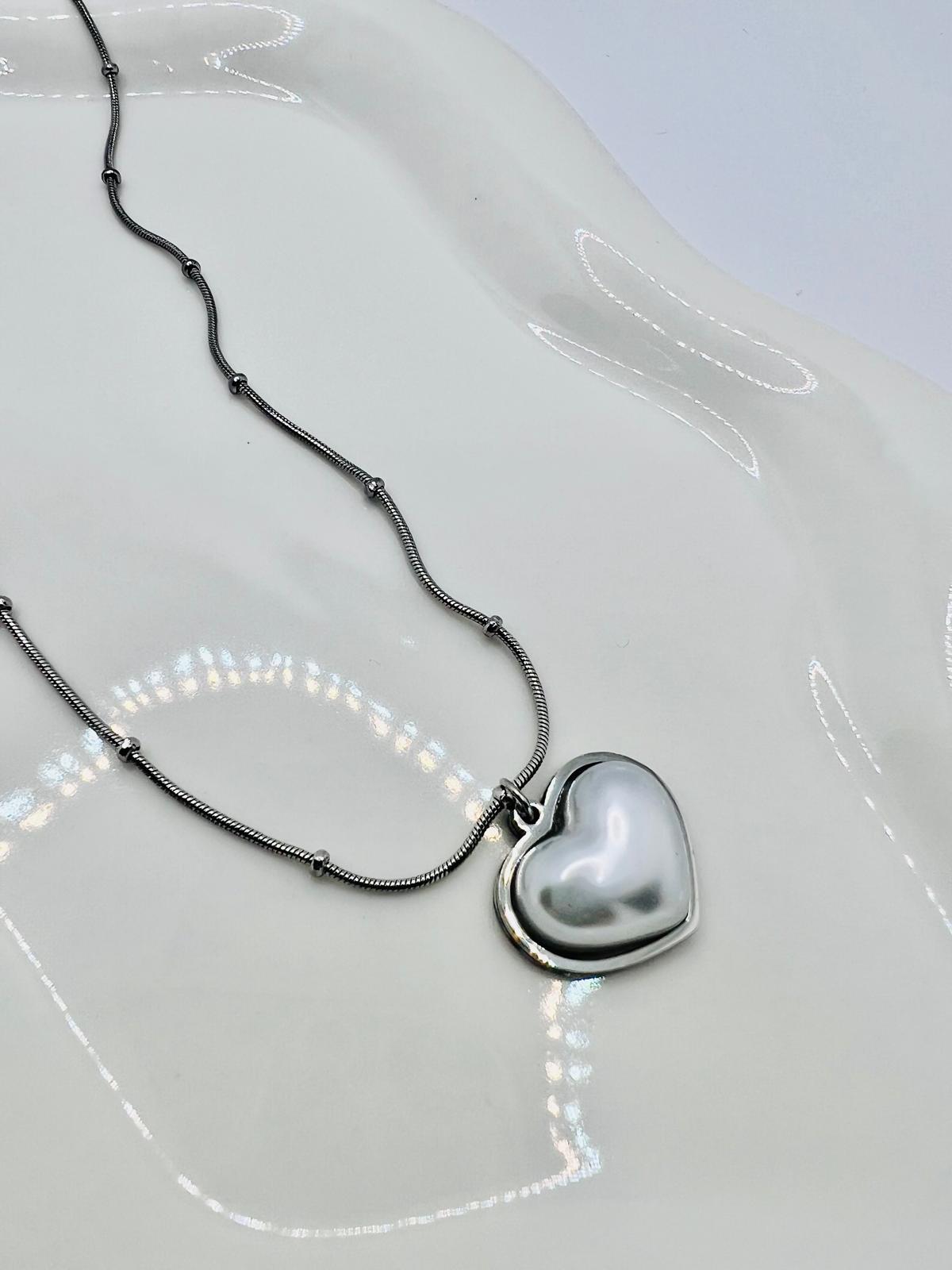 Silberne Edelstahl Kette mit Perlmutt
