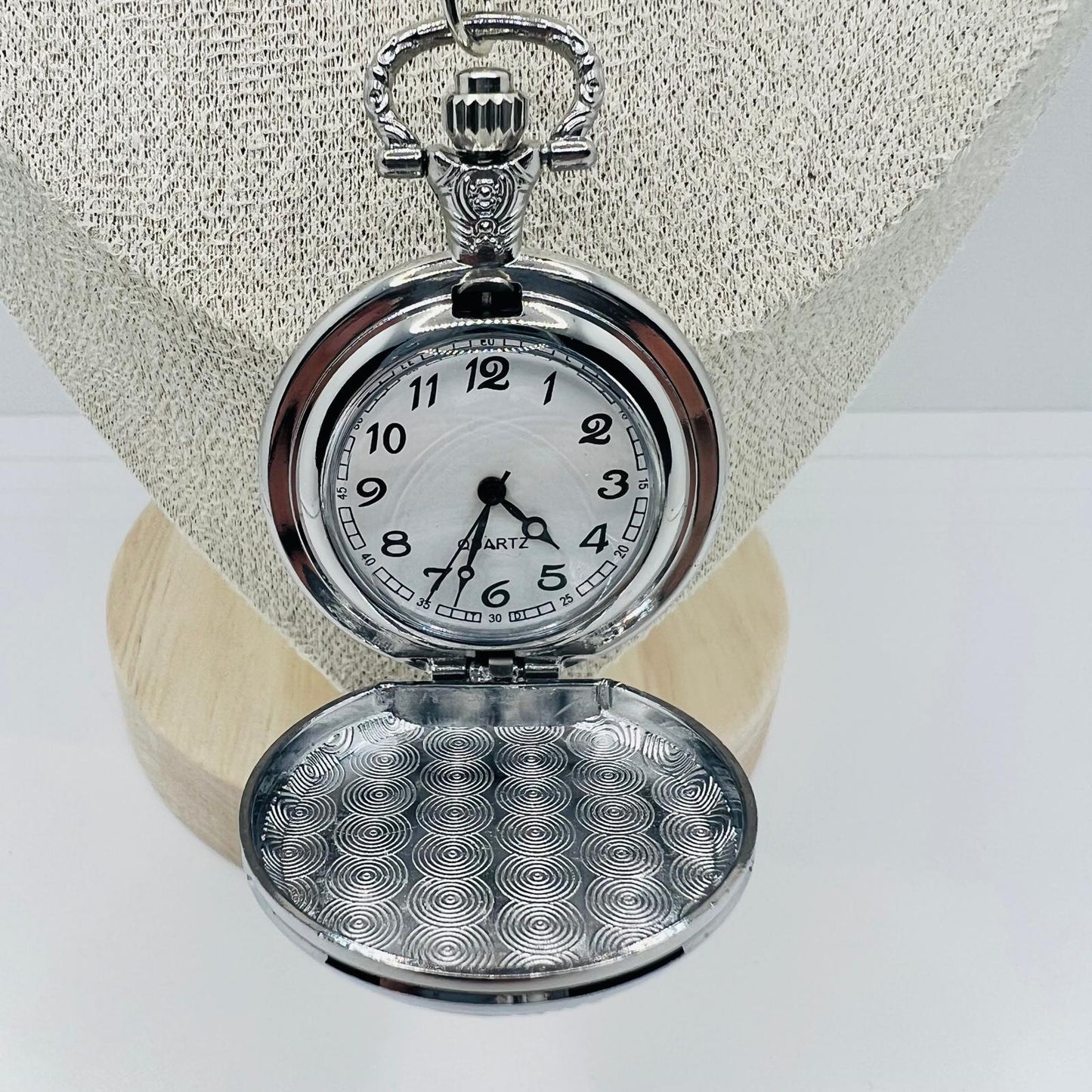 Taschenuhr mit Engel & Mond