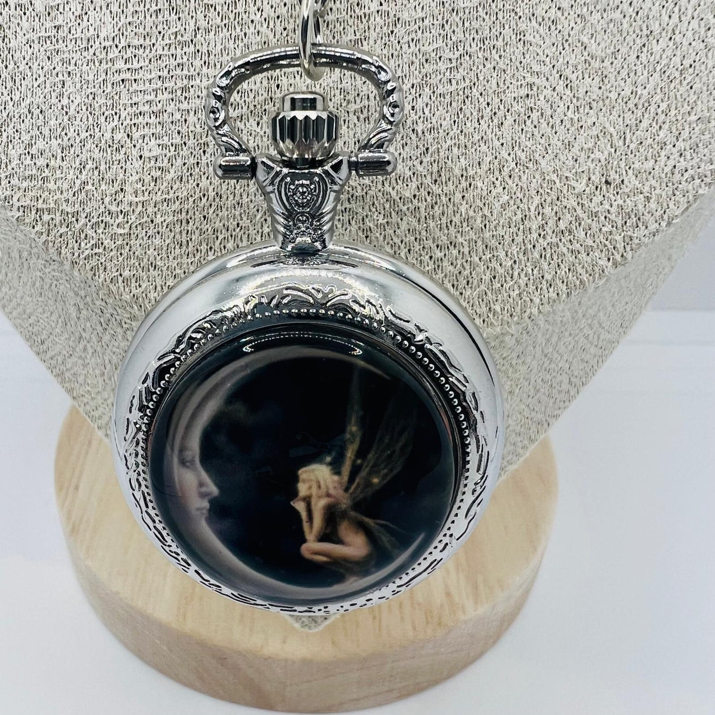 Taschenuhr mit Engel & Mond