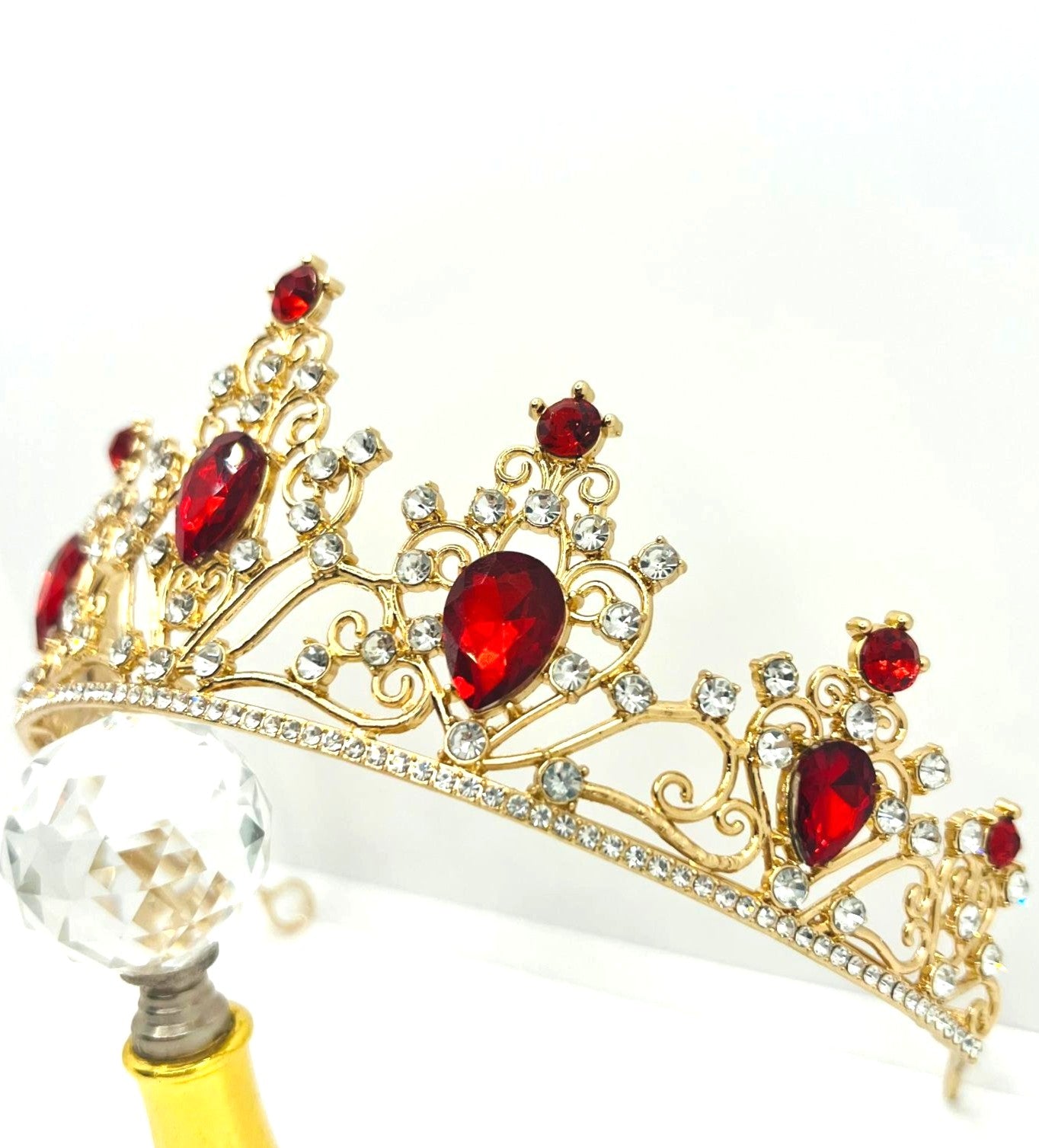 Tiara Gold mit roten Strasssteinen