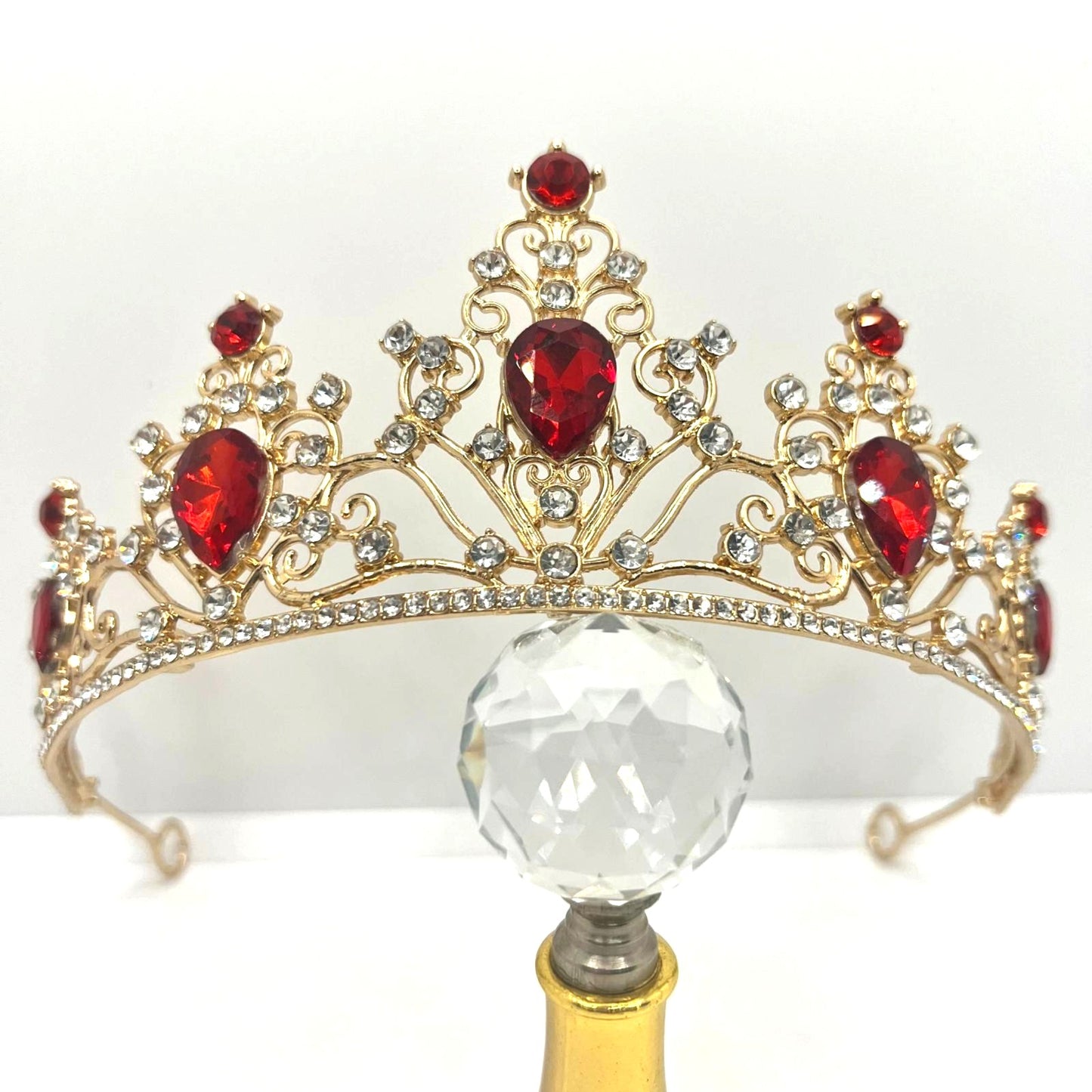 Tiara Gold mit roten Strasssteinen