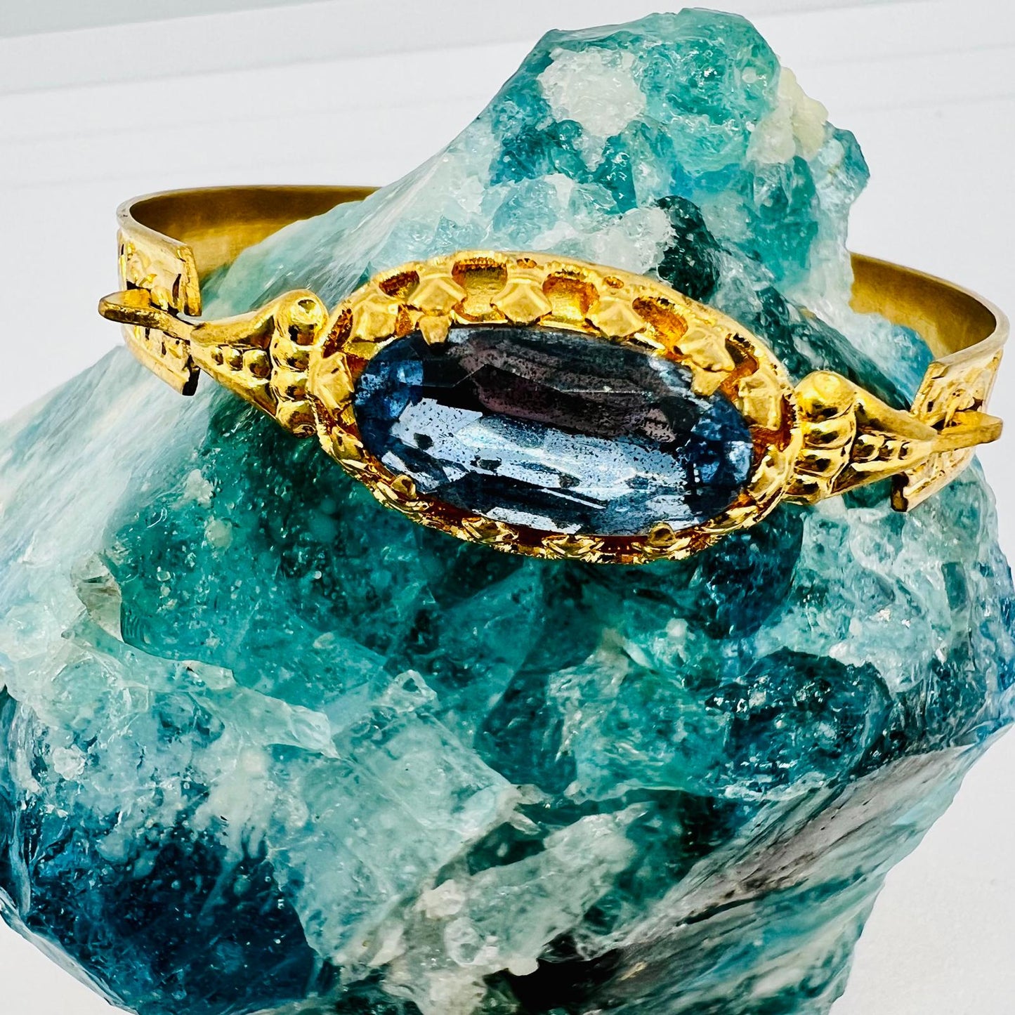 Vintage Armreif Vergoldet mit Blauem Strass Stein