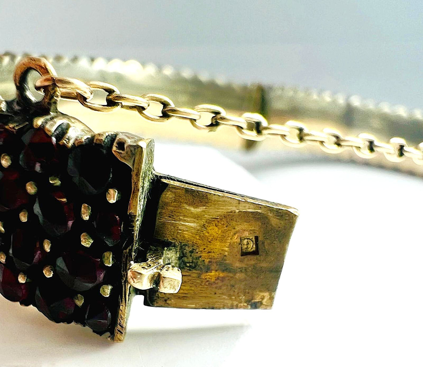 Antiker böhmischer Granat Armreif Pyrop 28,10g | Historismus ca. 1880 | versilbertes Tombak | 1A-Zustand