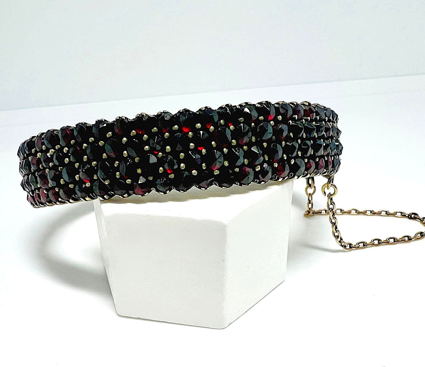 Antiker böhmischer Granat Armreif Pyrop 28,10g | Historismus ca. 1880 | versilbertes Tombak | 1A-Zustand