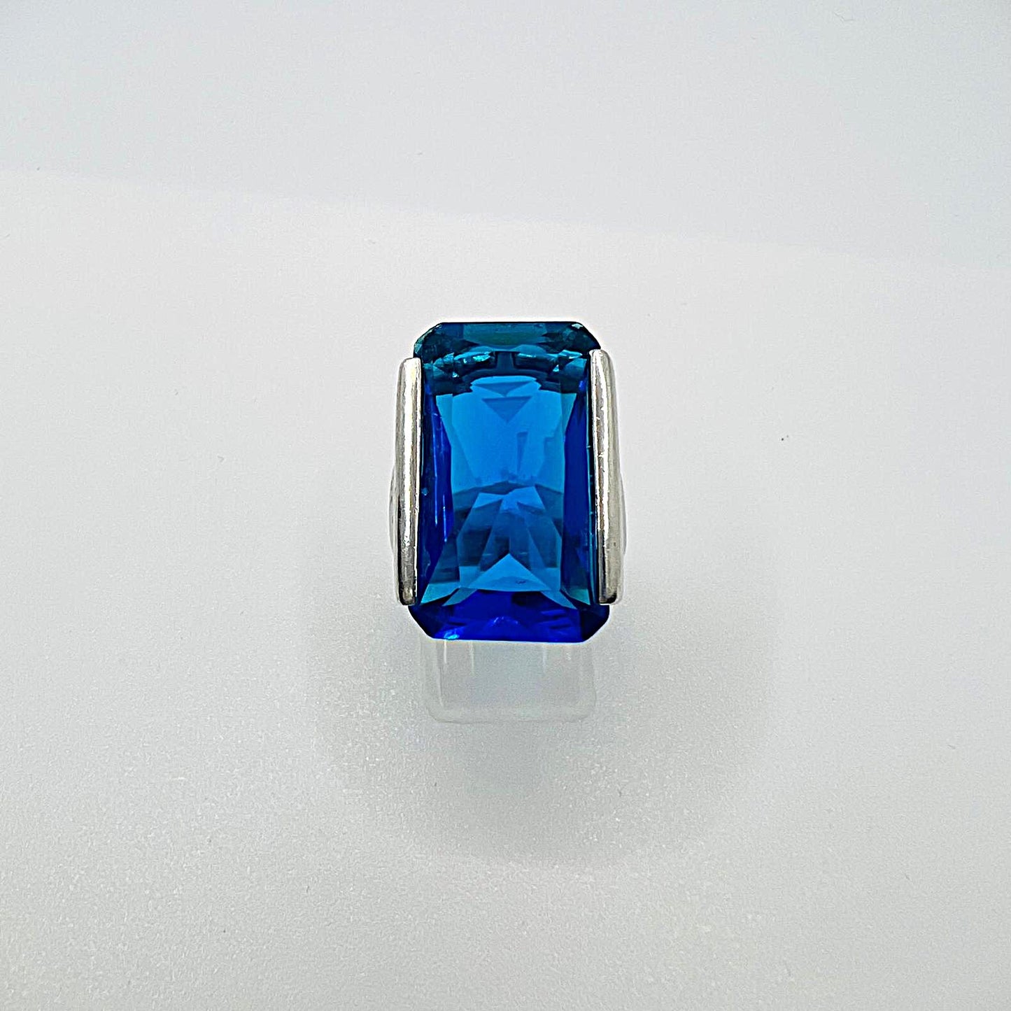 925er Silberring mit kubischem Zirkonia in Blau