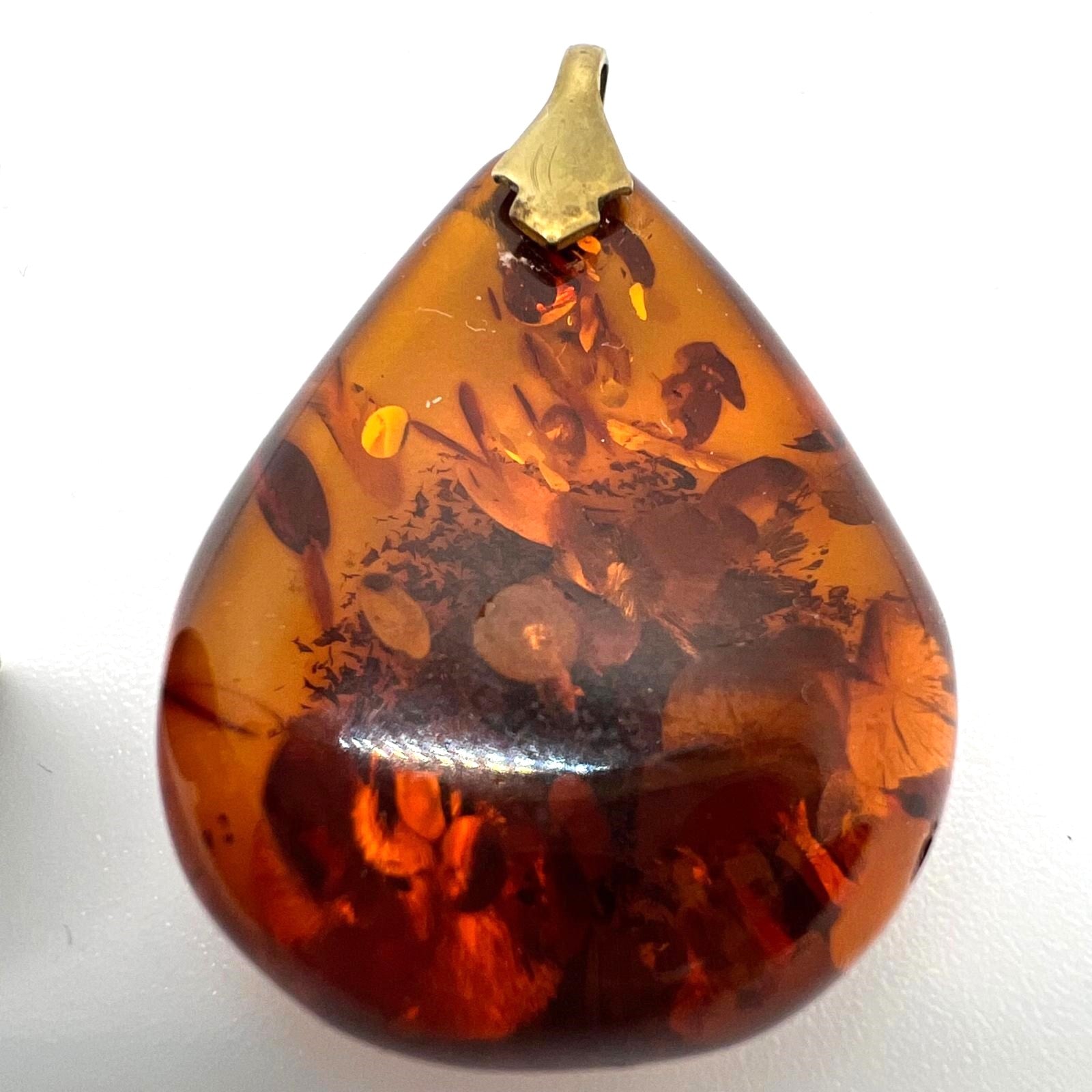 Vintage Amber Pendant Necklace 