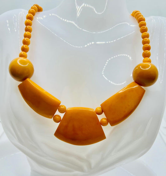 Bernstein in Honigfarbe Butterscotch Amber Collier im Art Deco Cleopatra Design