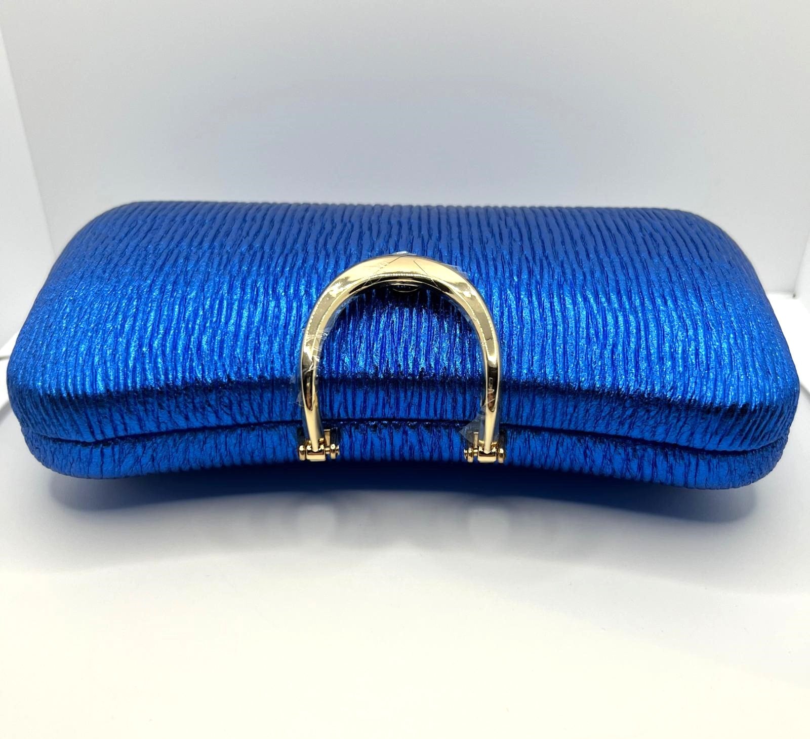 Blaue Clutch mit Goldgriff 