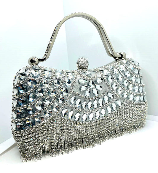 Luxuriöse silberne Abendtasche