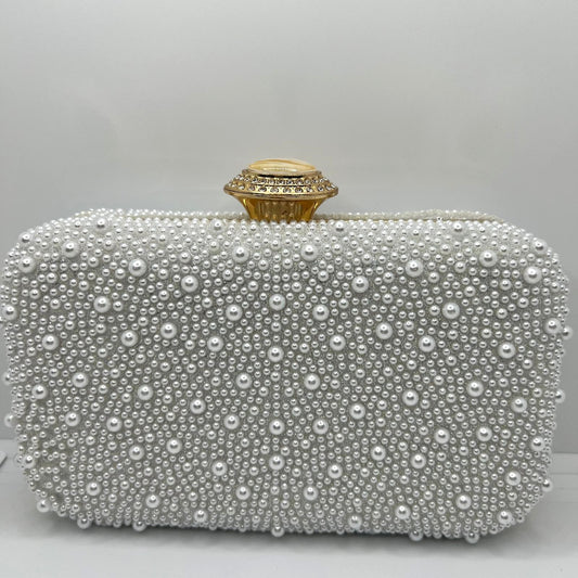 Perlen-Clutch mit Strass & Gold-Details