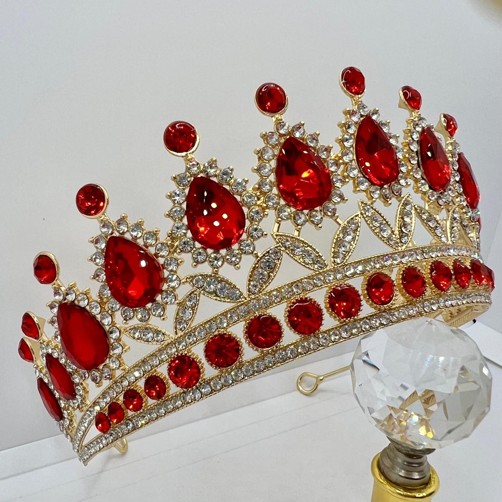 Königin Diadem Tiara – Gold & Rot