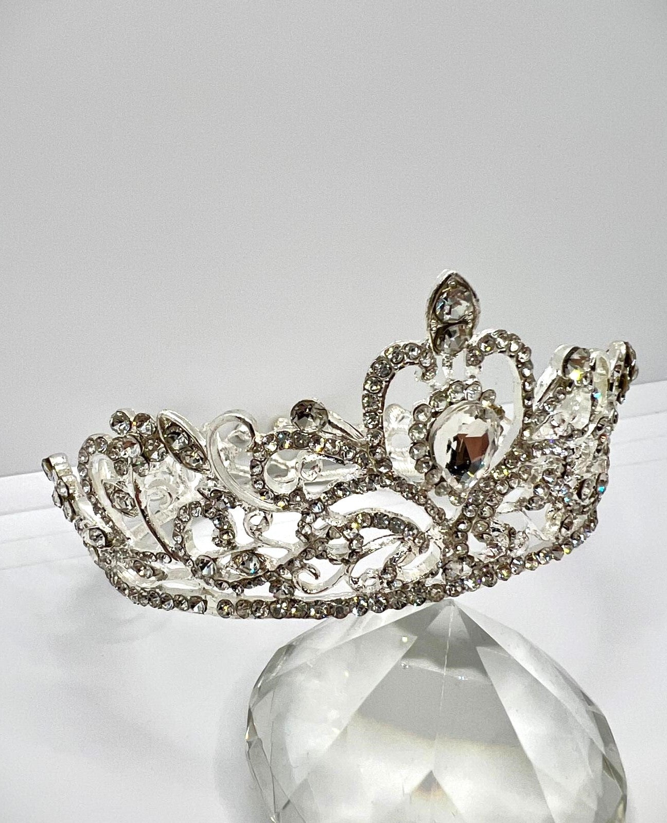  Tiara mit Strass in Silber