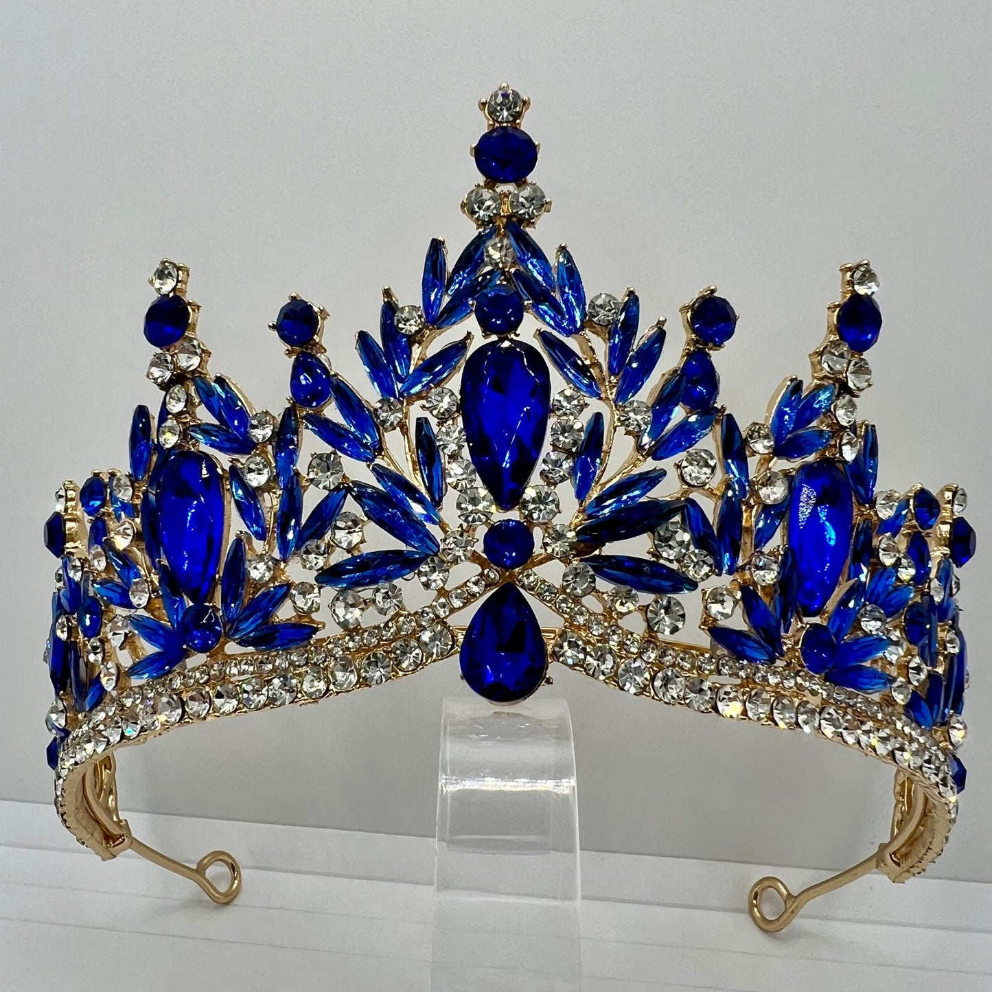 Diadem in Gold mit Saphirblauen Strasssteinen