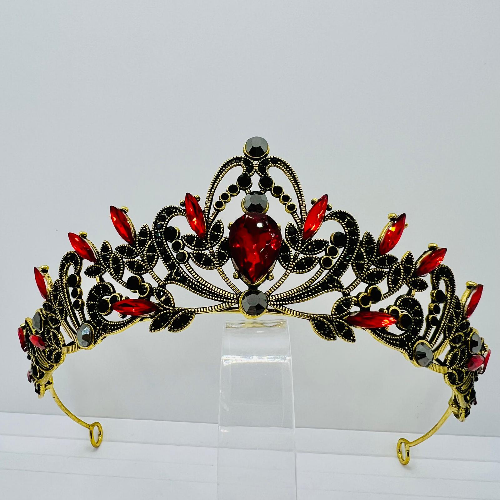 Diadem mit roten und schwarzen Strasssteinen