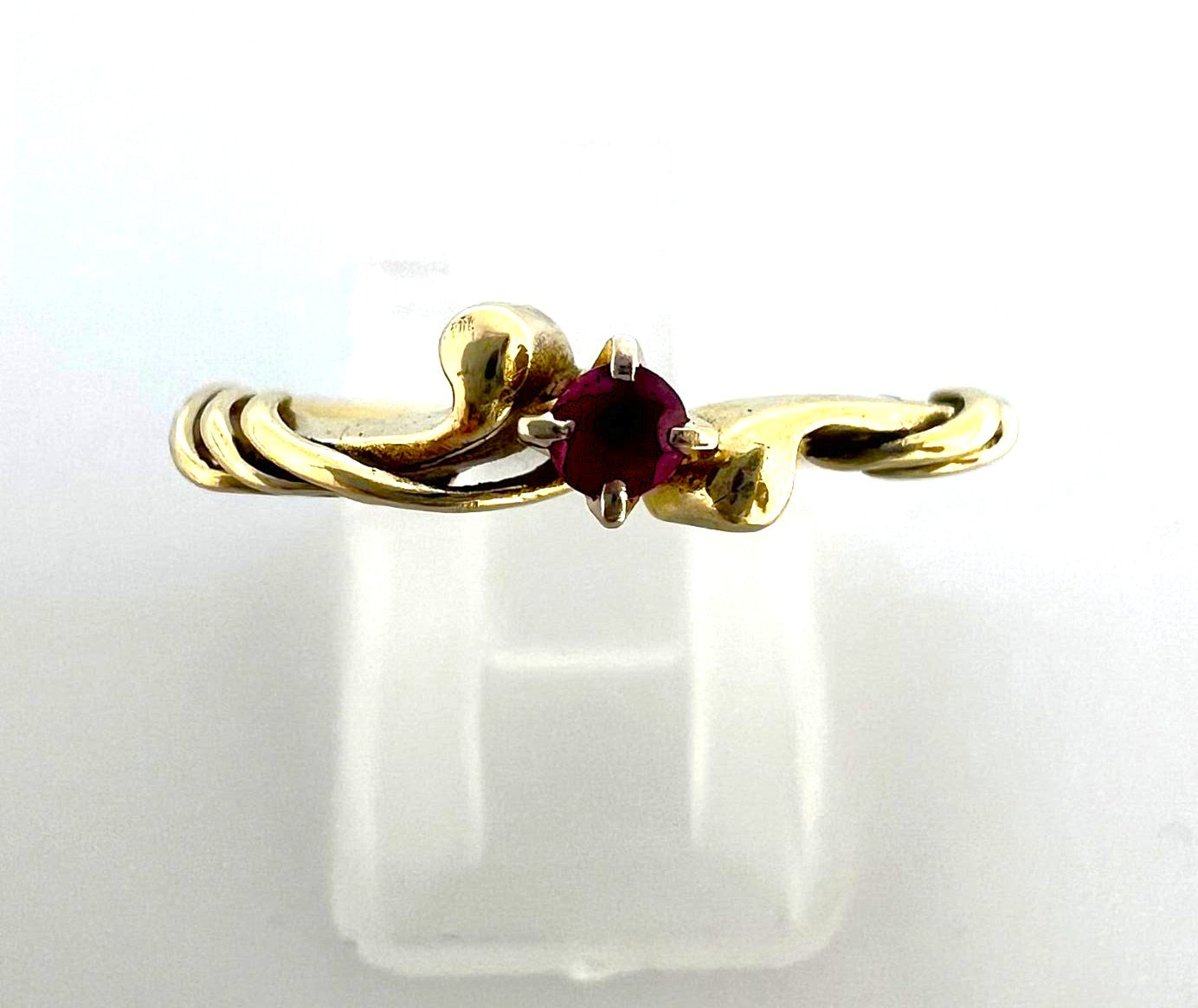 Gold Vintage-Ring mit Rubin