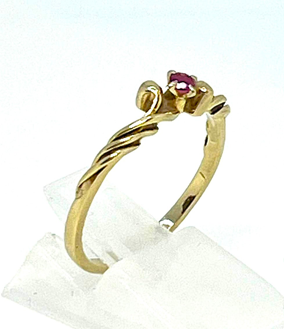 Gold Vintage-Ring mit Rubin