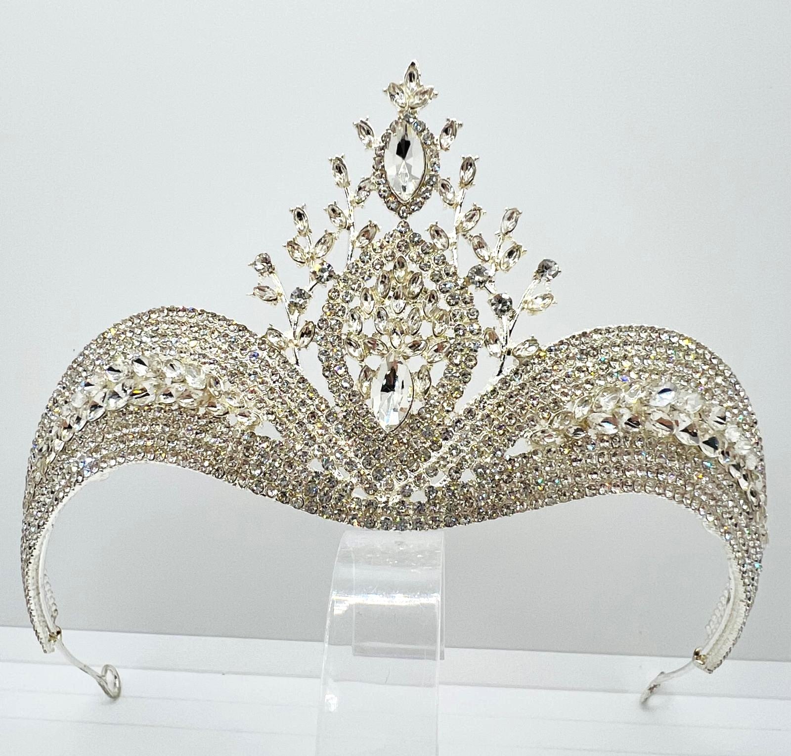  Luxuriöse silberne Tiara