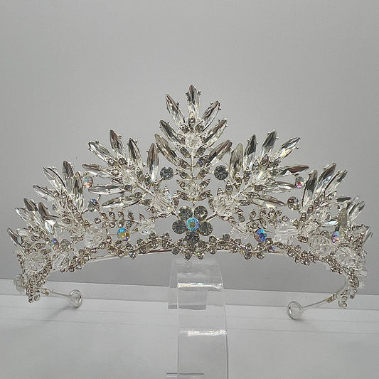  Diadem in Silber mit changierenden Strasssteinen