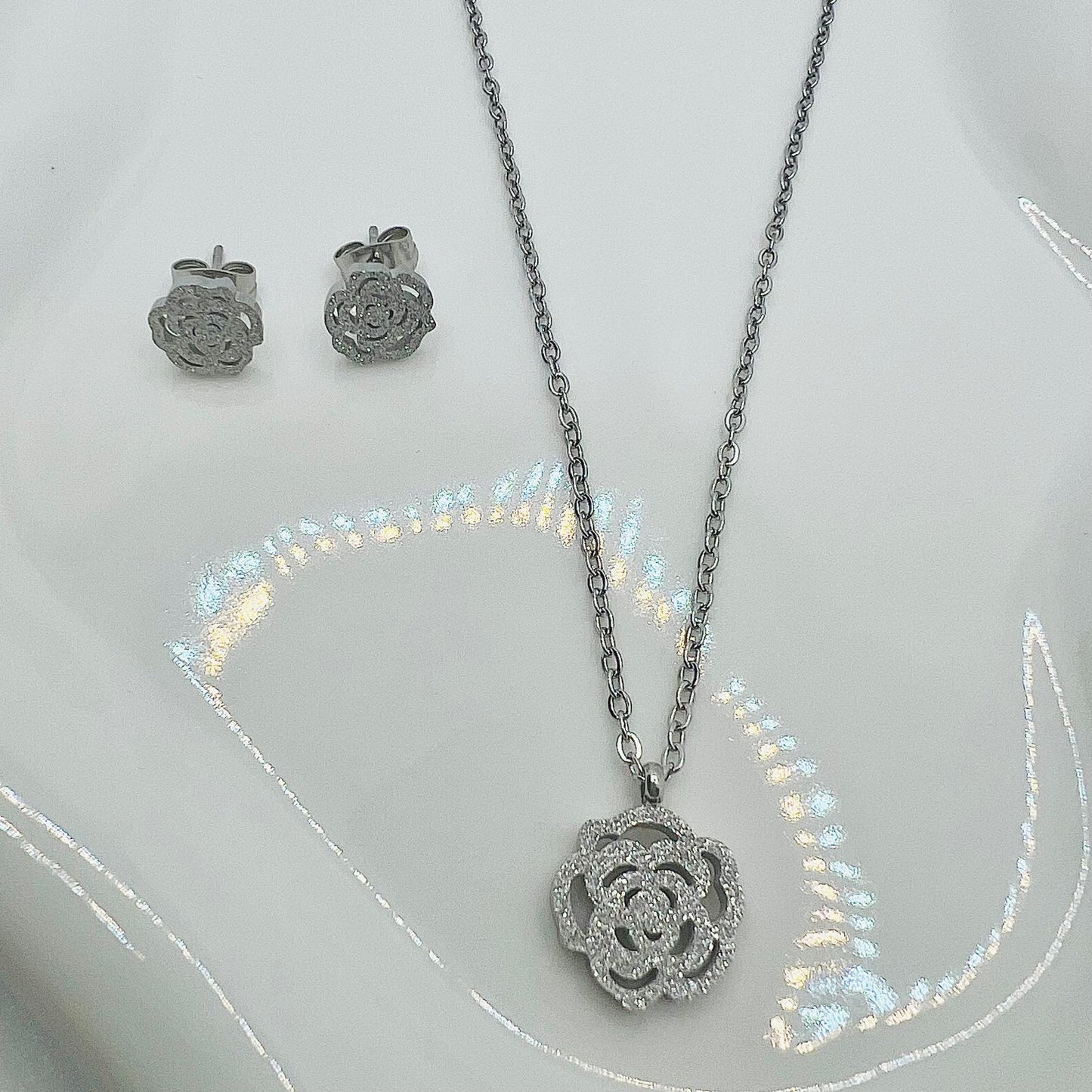 Rose Set Anhänger Kette und Ohrringe