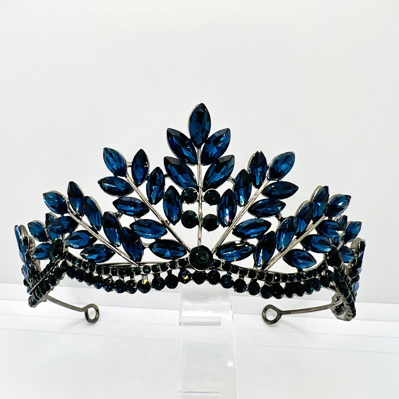 Tiara in Dunkelblau