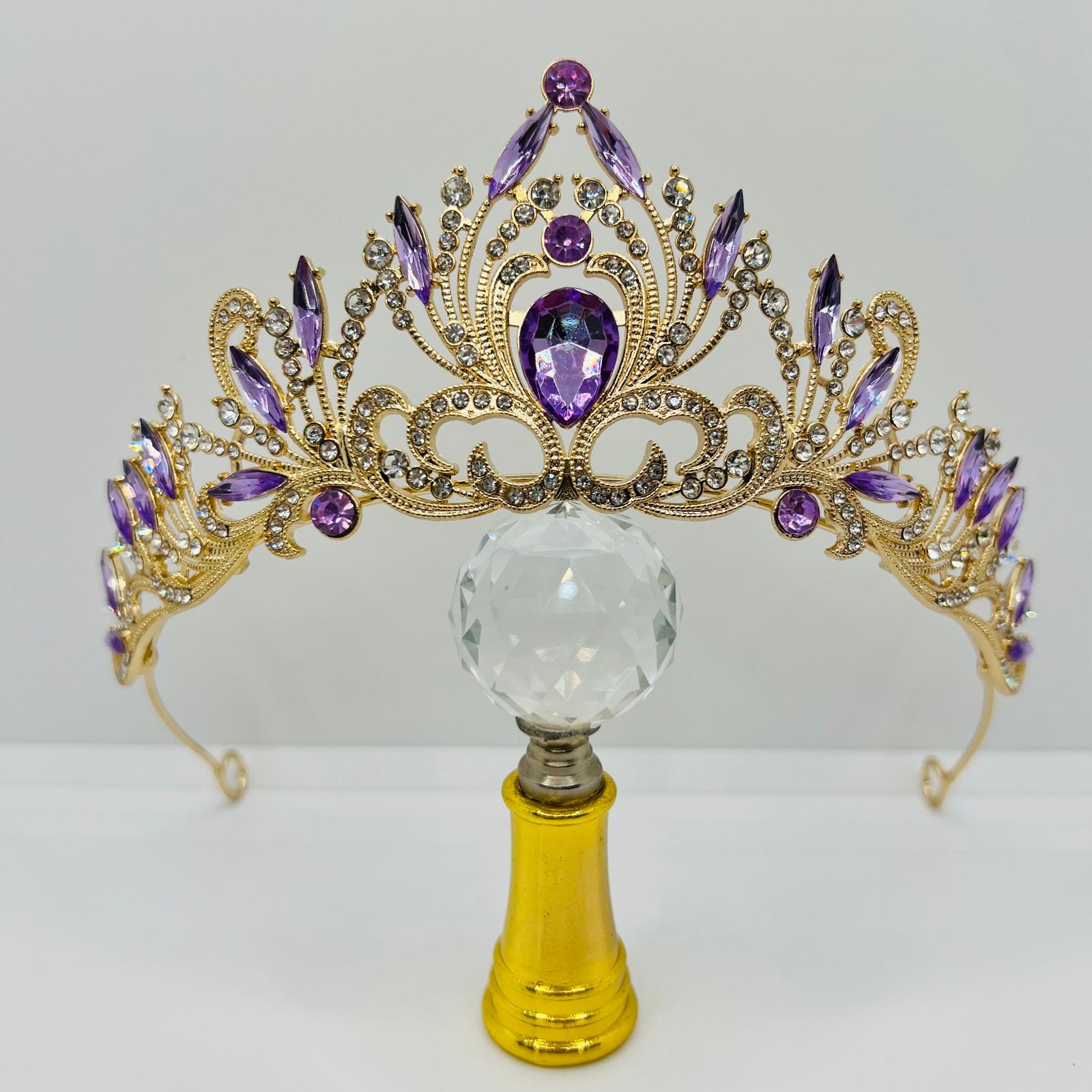Tiara mit lila Strasssteinen