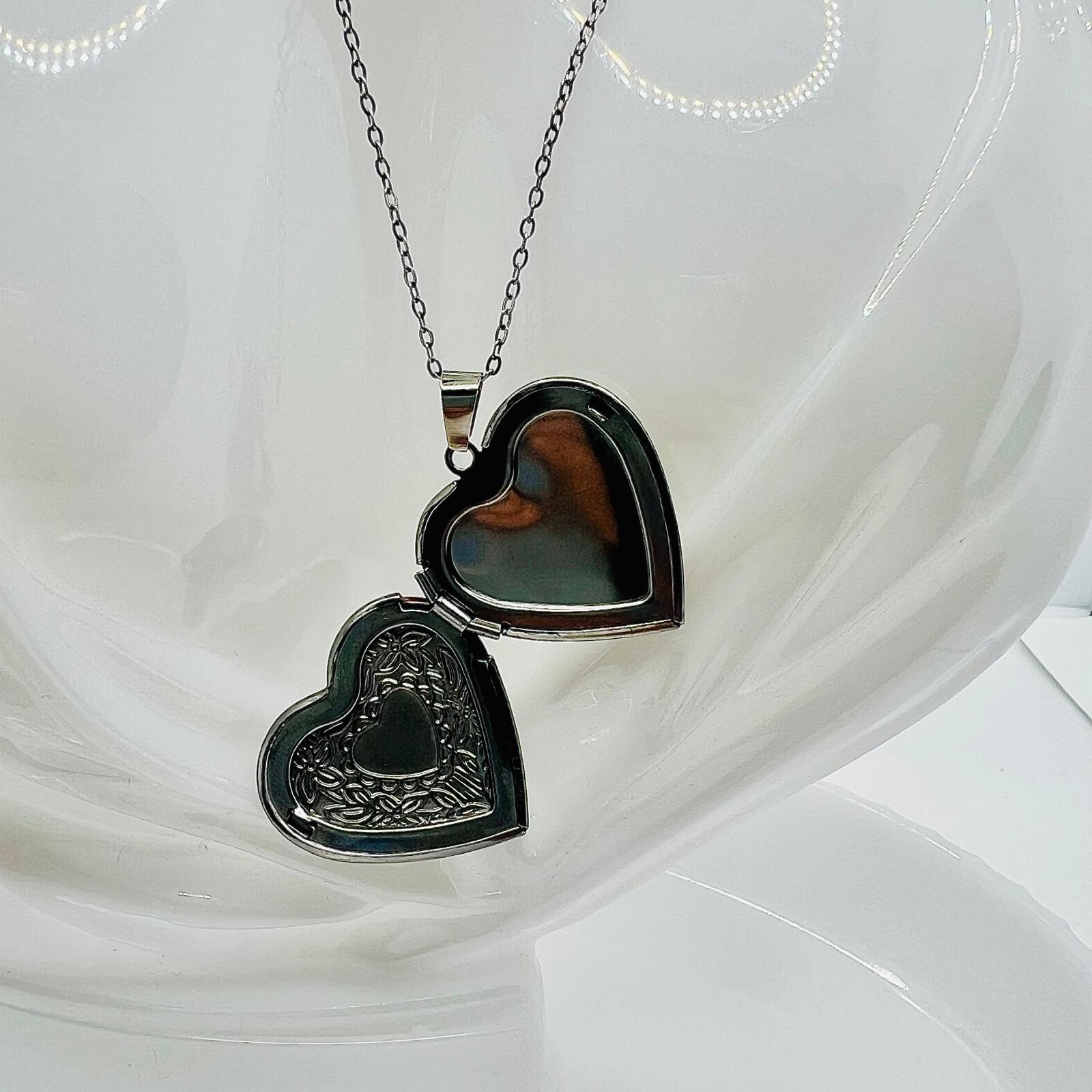 Vintage Style Herz Anhänger Medaillon in Silber