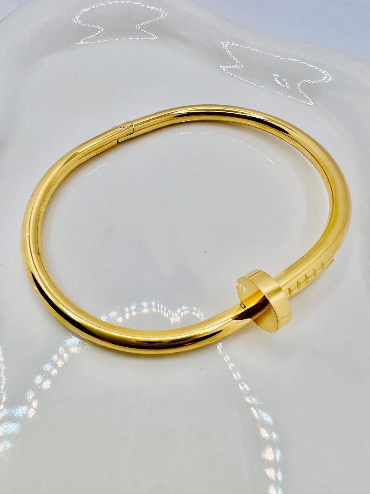 Nagelarmband aus Edelstahl Gold