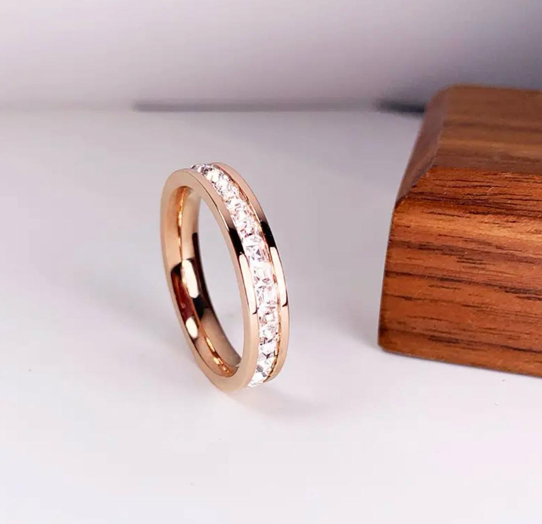 Zirkon Edelstahl Ring in Rosé