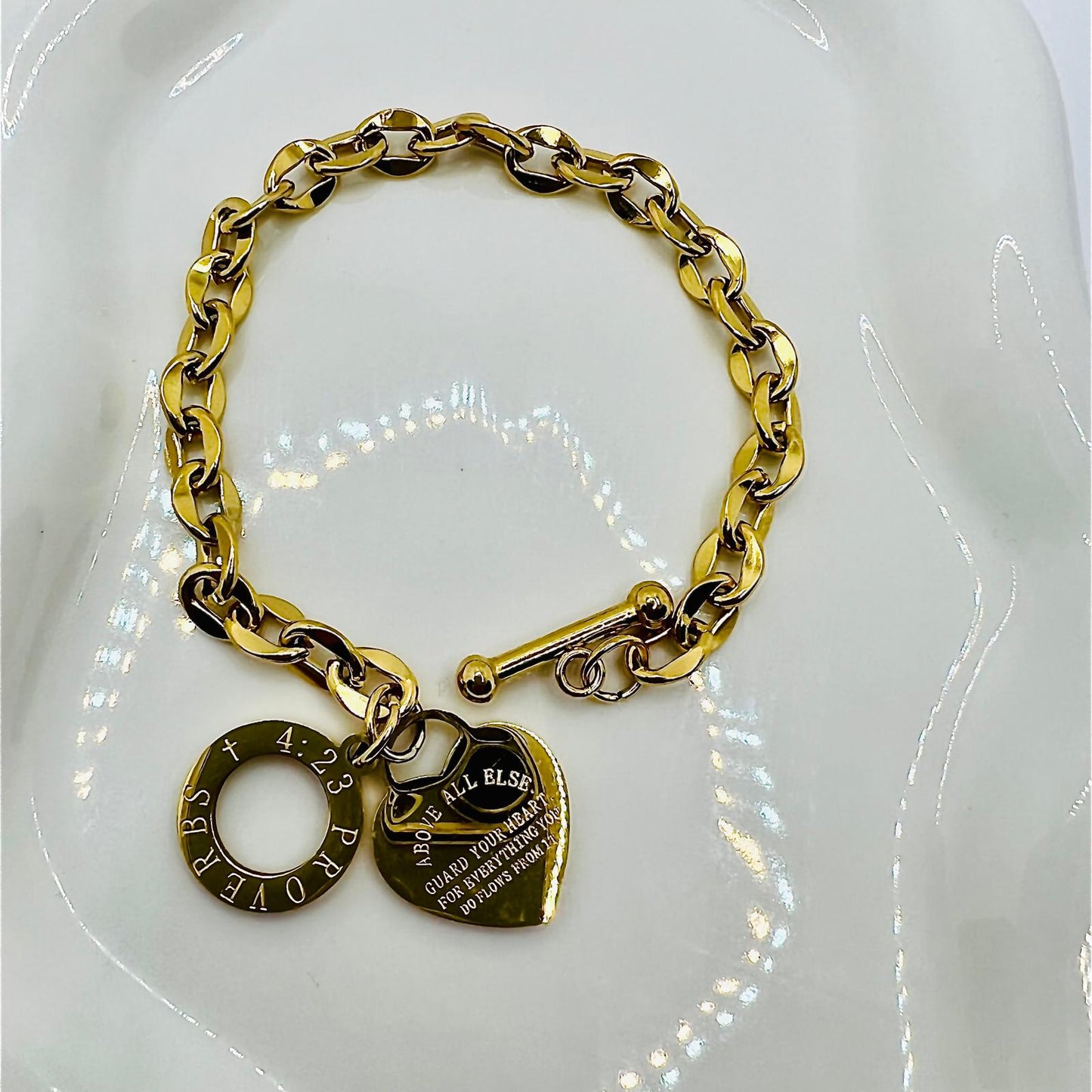 Armband mit Herzanhänger aus Titanstahl Gold