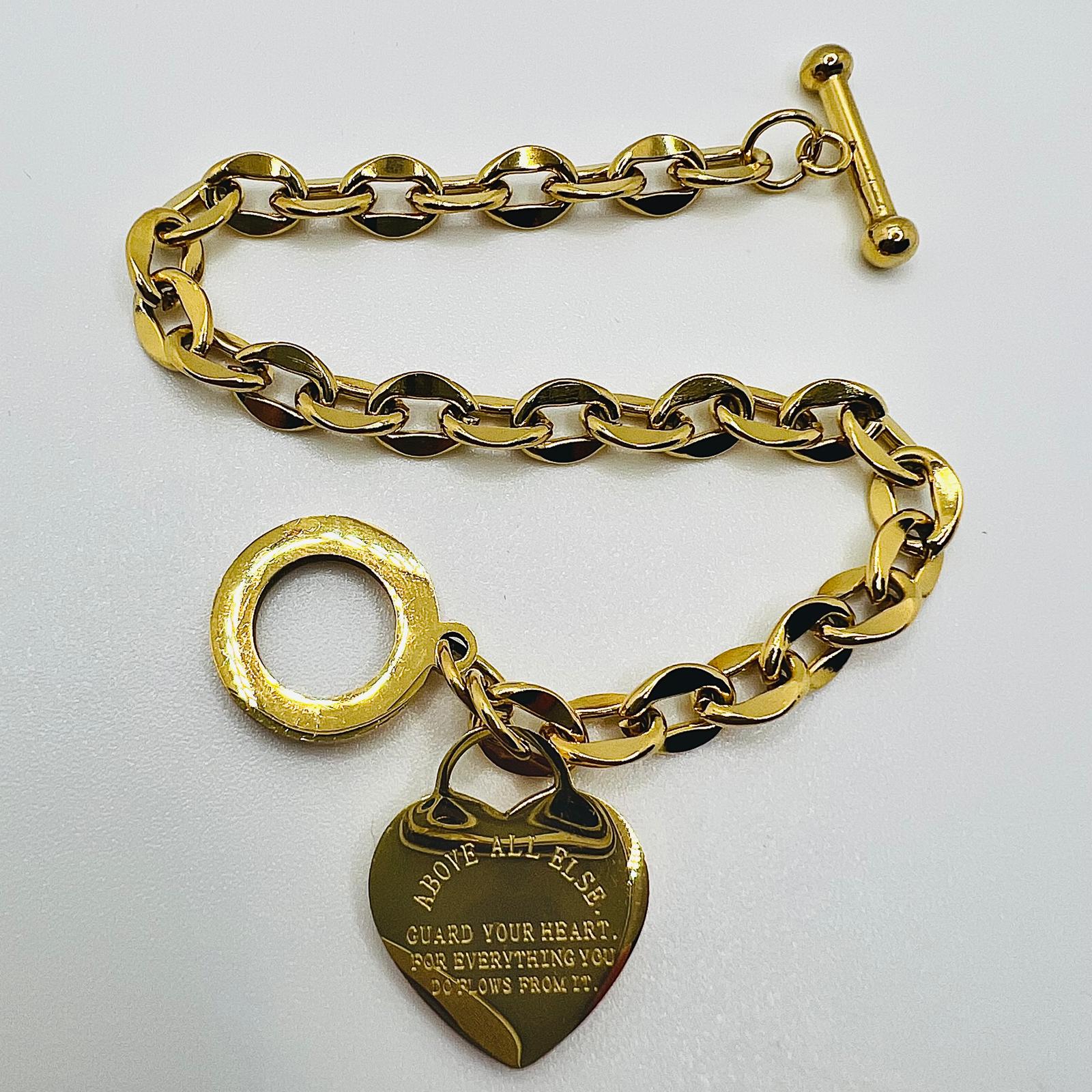 Armband mit Herzanhänger aus Titanstahl Gold